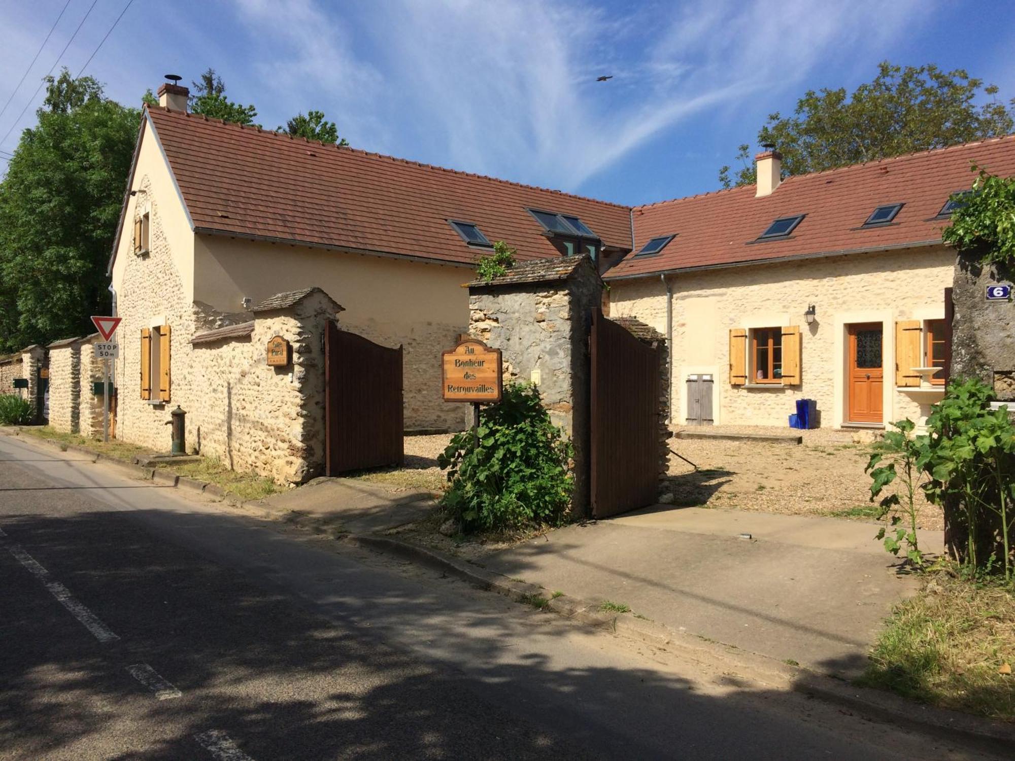 Hotel Au Bonheur Des Retrouvailles Denonville Exterior foto